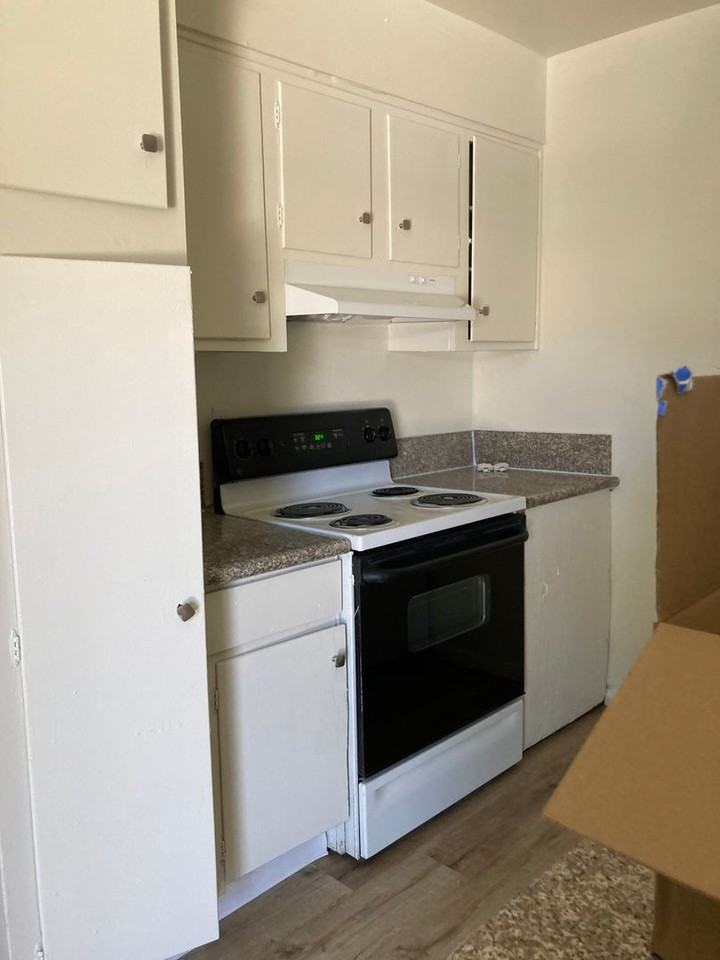 2501 Cedar Ave - Photo 7 of 16