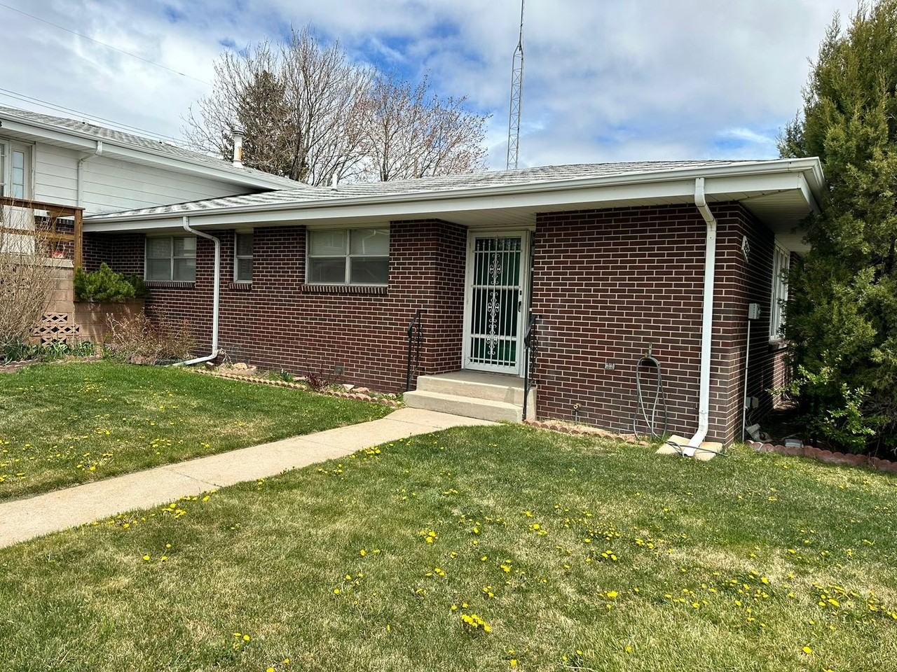 3236/3238 Old Faithful Road - Photo 2 of 9