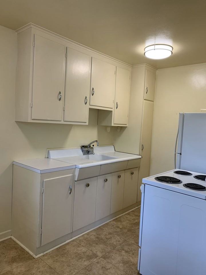 Green Lake Manor - Photo 6 of 22