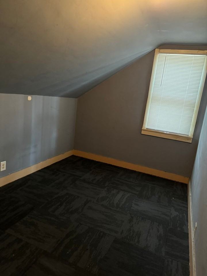 1027 N 7th Avenue - Photo 3 of 9