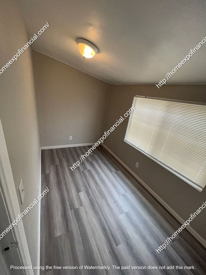 10060 Portola Ave - Photo 4 of 18