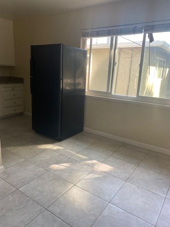 410 - 2145 Randolph Dr - Photo 2 of 5