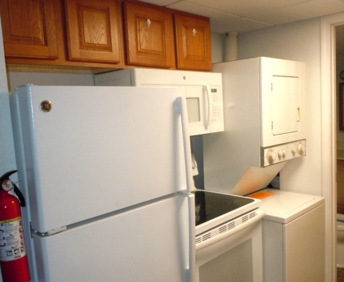 137 Sandridge Dr - Photo 4 of 11