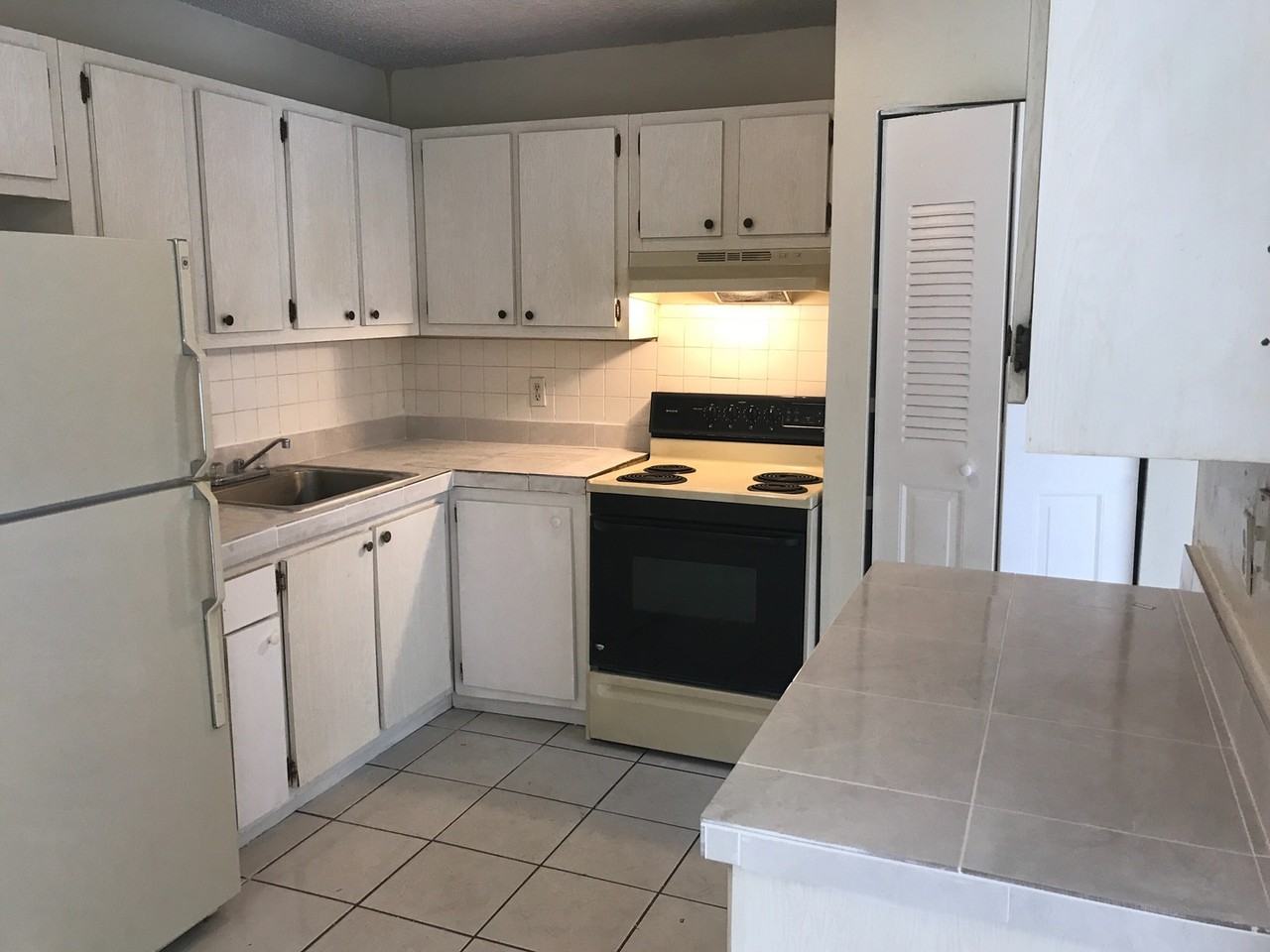 5220 Nw 24th St #149 - Photo 4 of 12