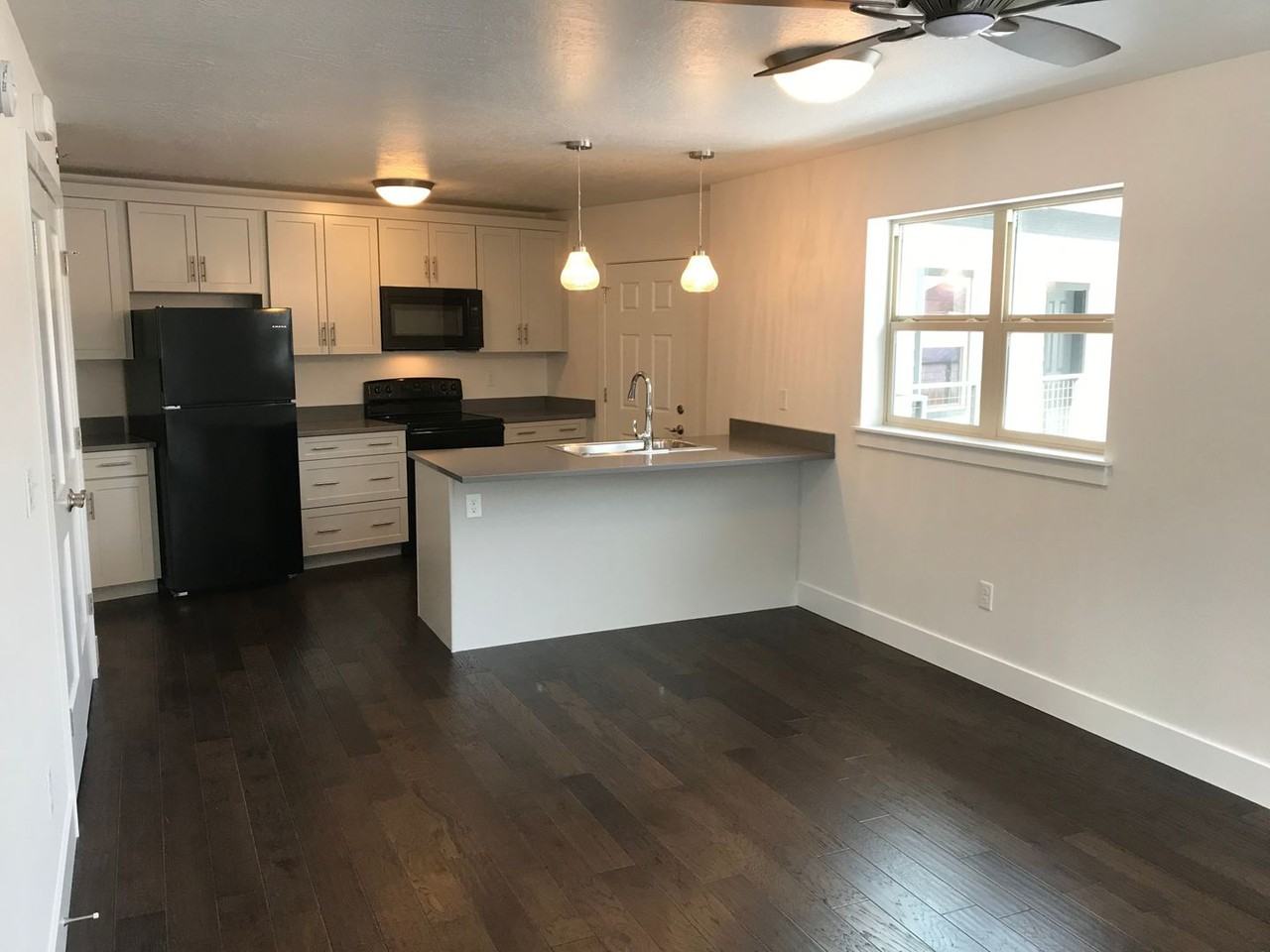 322 Minnesota Ave #8 - Photo 5 of 12