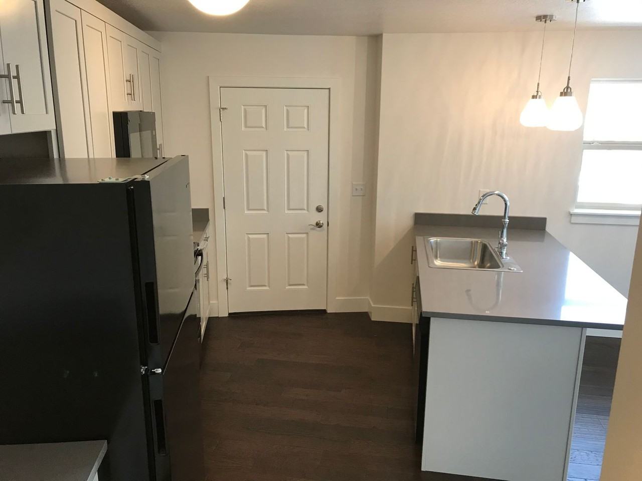 322 Minnesota Ave #8 - Photo 6 of 12