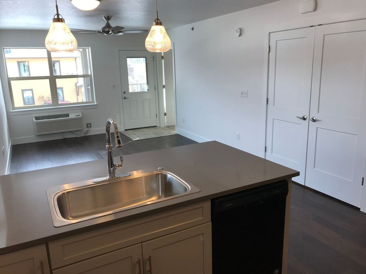 322 Minnesota Ave #8 - Photo 7 of 12