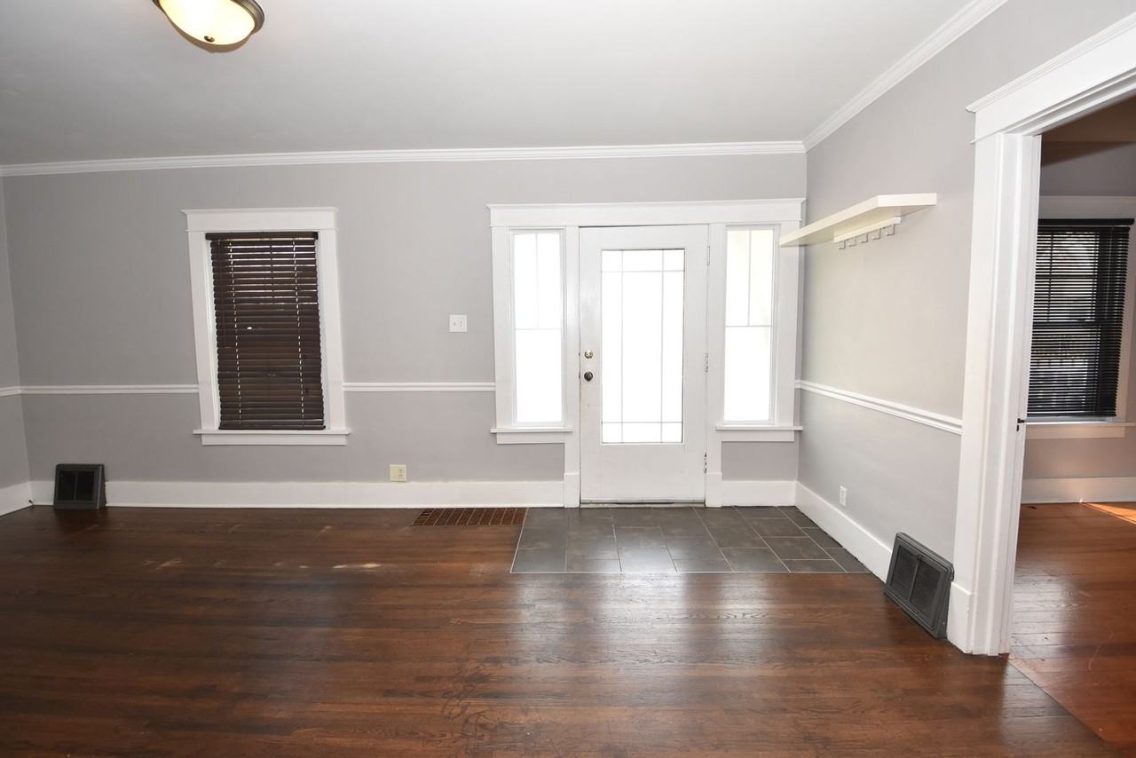 201 Manor Ave - Photo 3 of 25