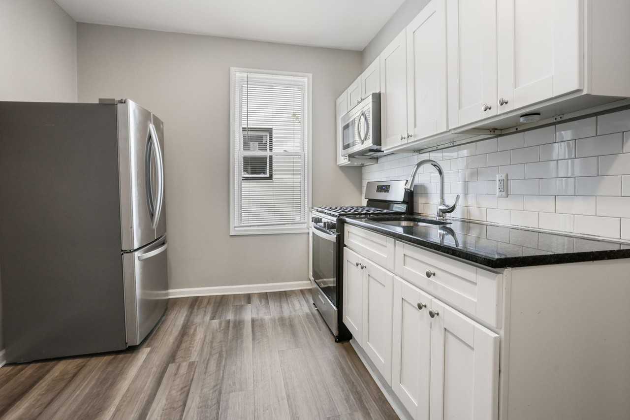 4717 Alhambra Ave - Photo 3 of 18