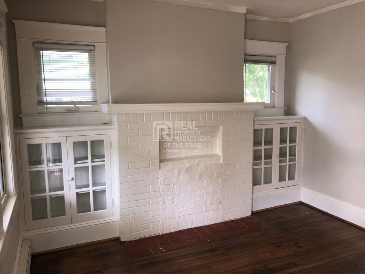 1005 Pearson St - Photo 3 of 17