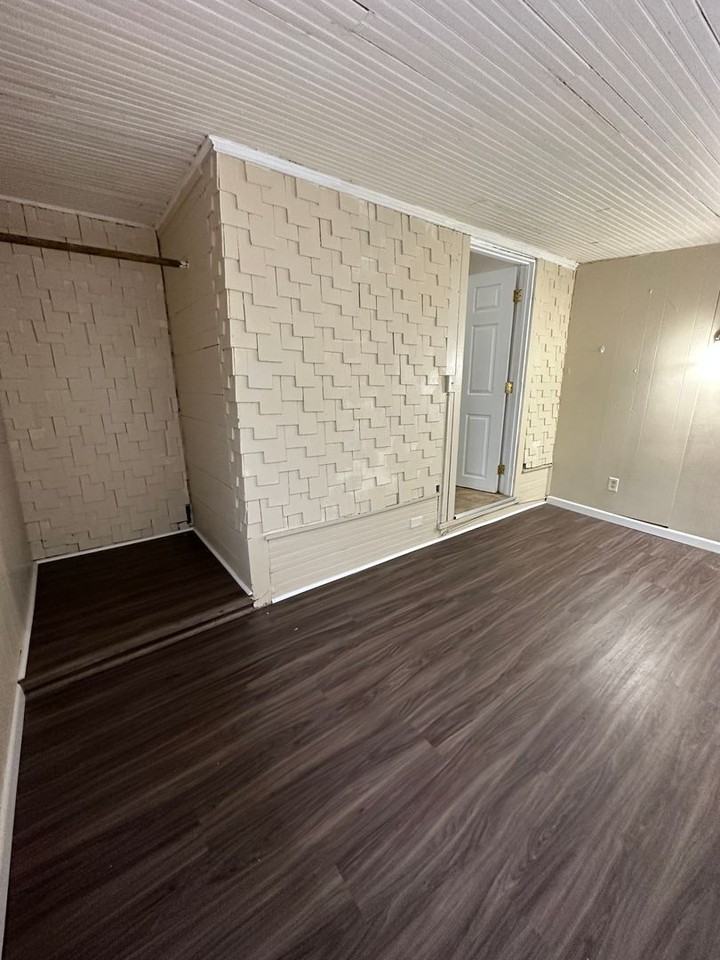 620 7th St S #2 - Photo 2 of 9