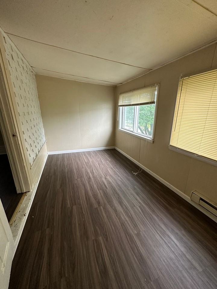 620 7th St S #2 - Photo 5 of 9