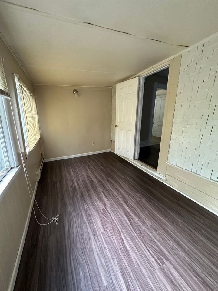 620 7th St S #2 - Photo 7 of 9