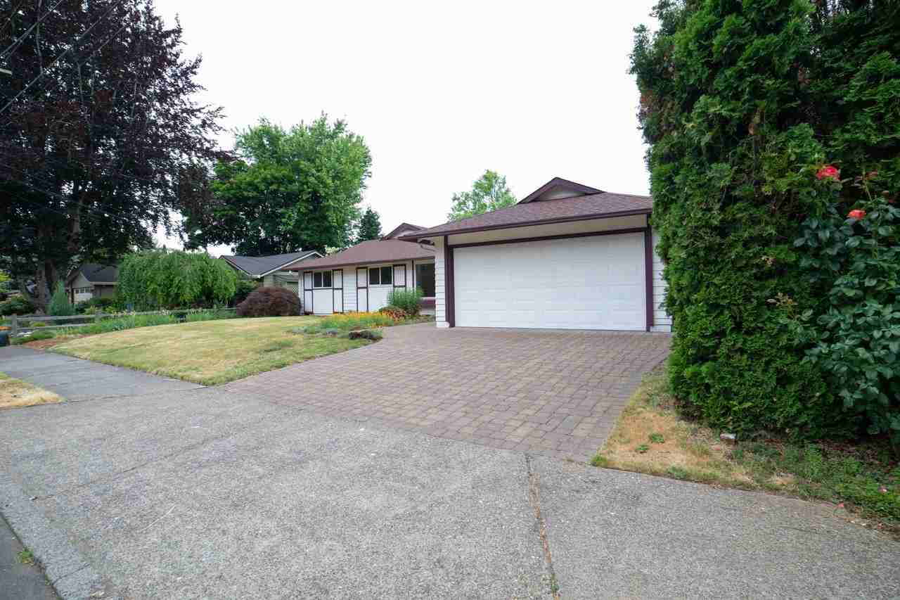 1925 Nw 5th St - Photo 2 of 37