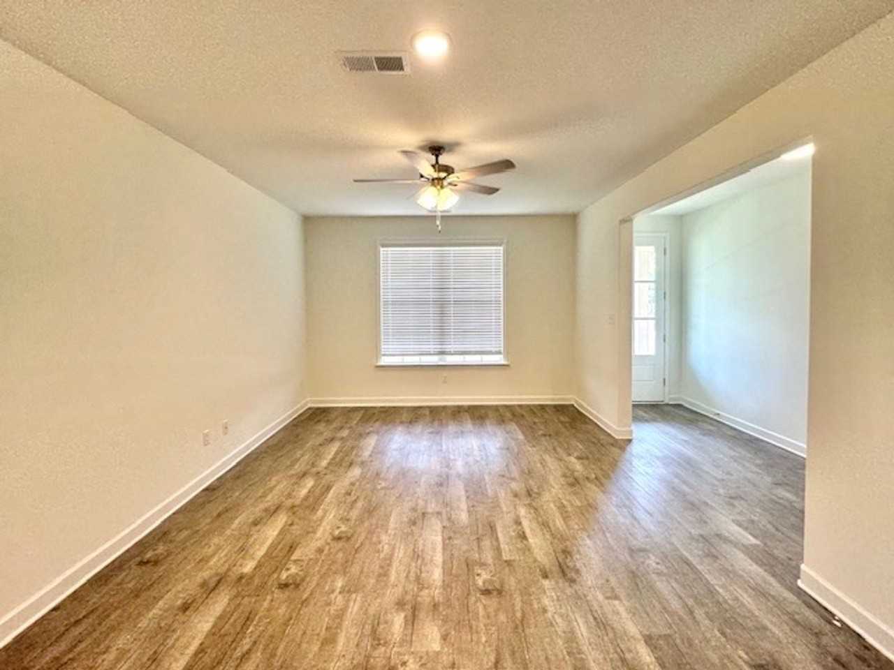 400 Azalea Dr - Photo 2 of 11
