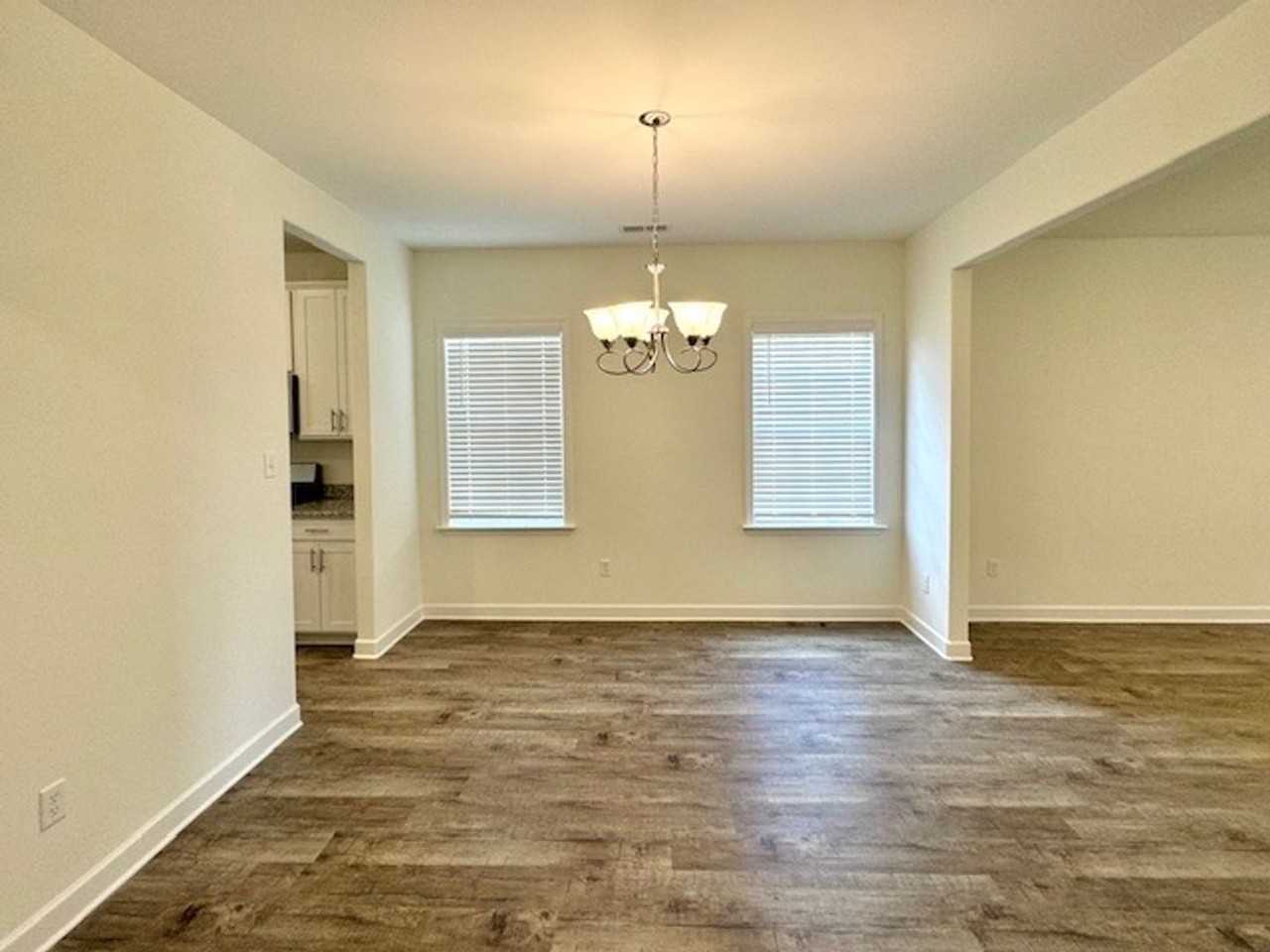 400 Azalea Dr - Photo 3 of 11