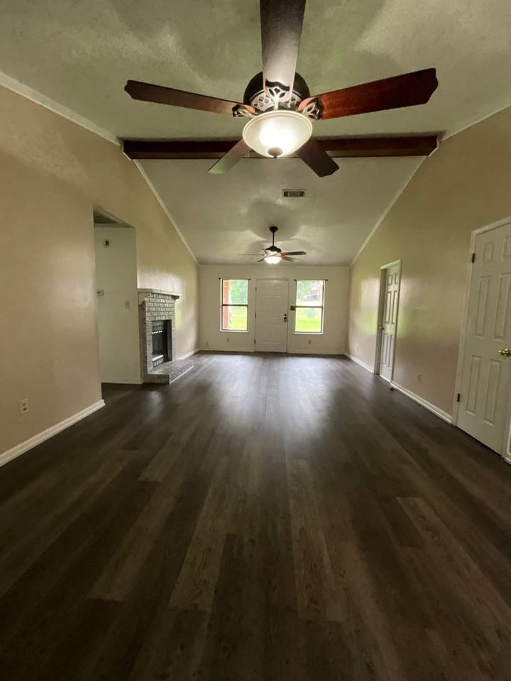 106 Burnley Dr - Photo 2 of 23