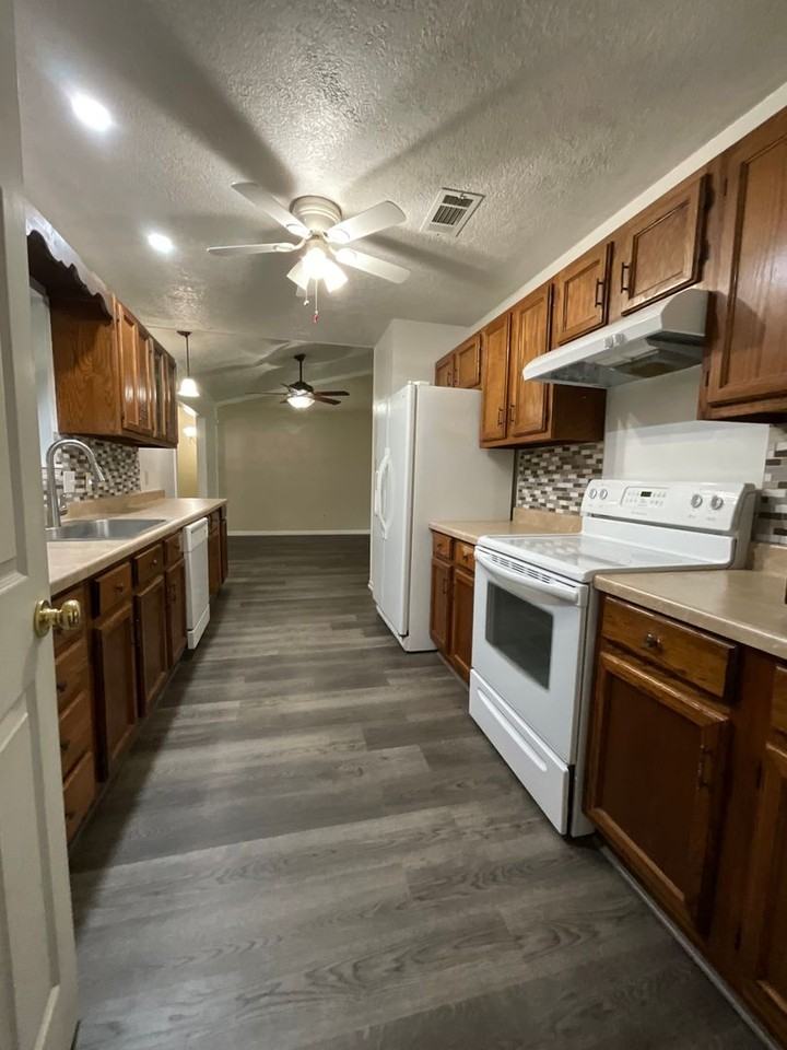 106 Burnley Dr - Photo 4 of 23