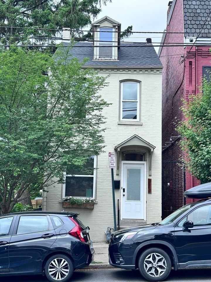 412 N Charlotte St - Photo 2 of 21