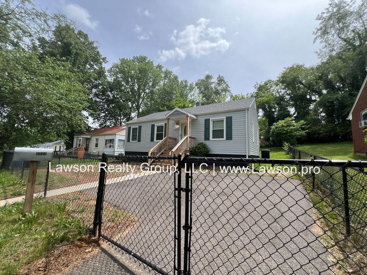 2948 Glenrose Ave Nw - Photo 2 of 18