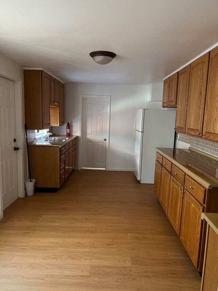 638 High St - Photo 4 of 11