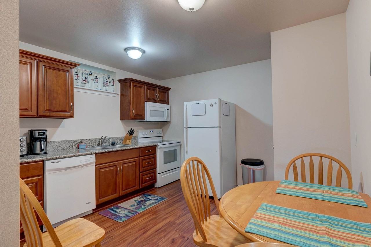 295 Rhodena Dr - Photo 2 of 13