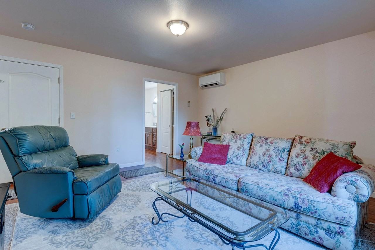 295 Rhodena Dr - Photo 5 of 13