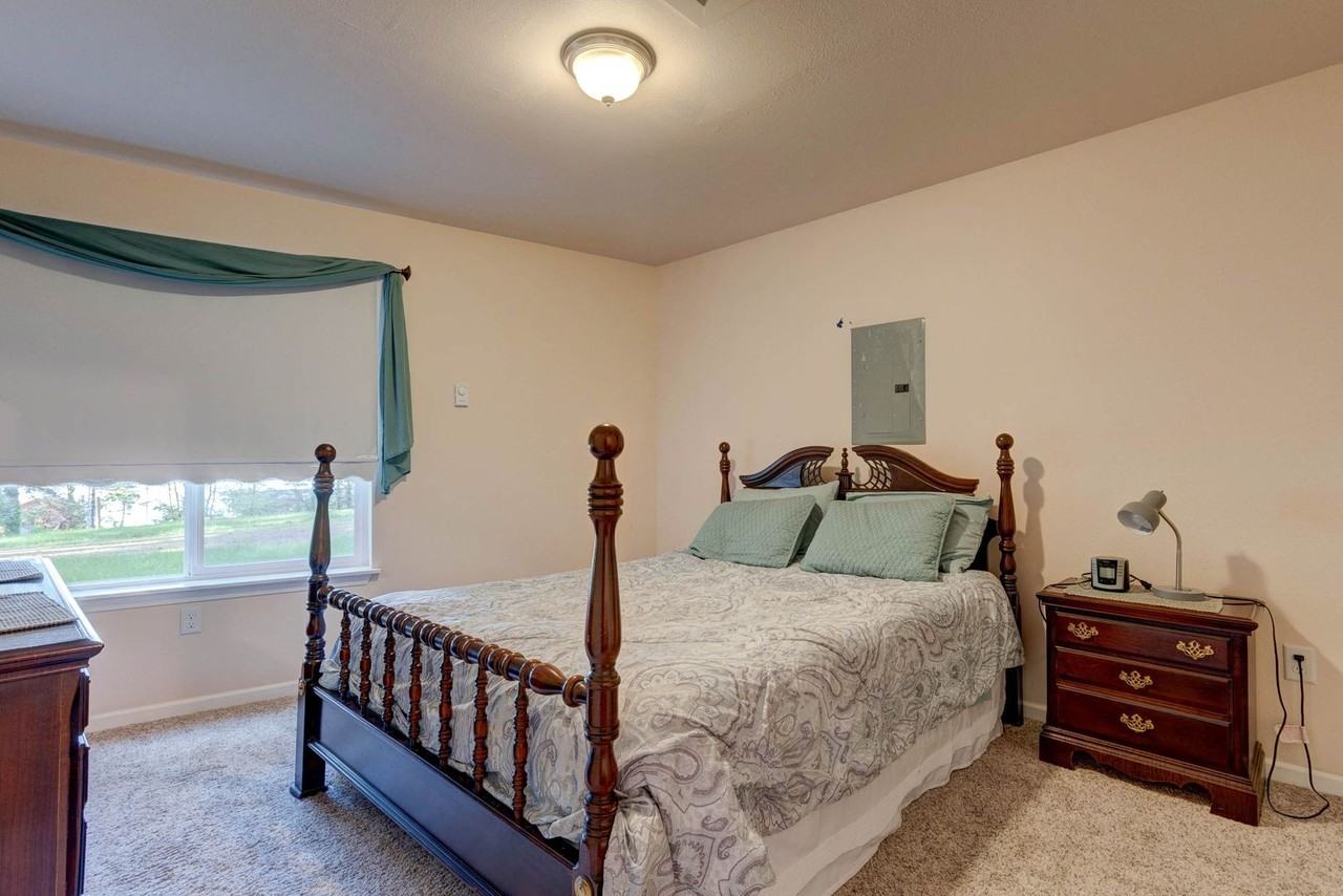 295 Rhodena Dr - Photo 6 of 13