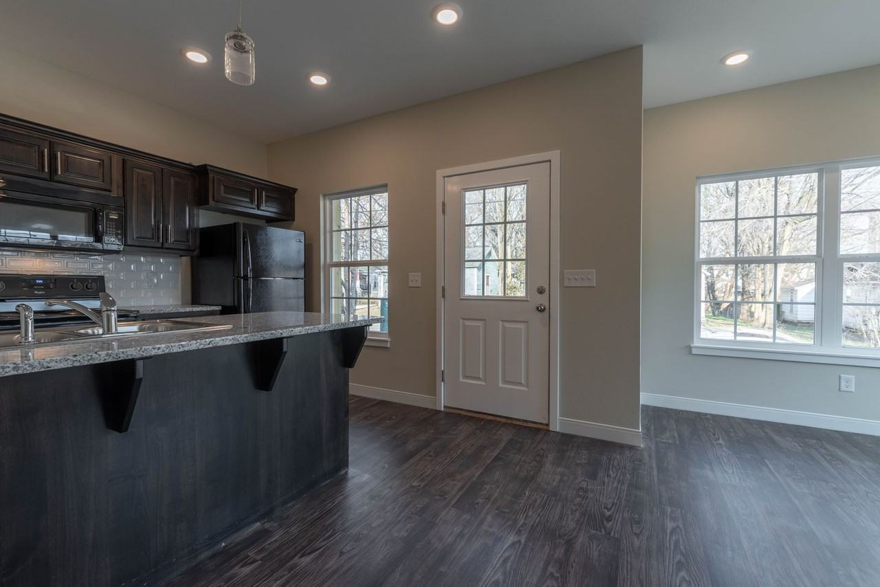 719 S. Main Ave - Photo 5 of 32