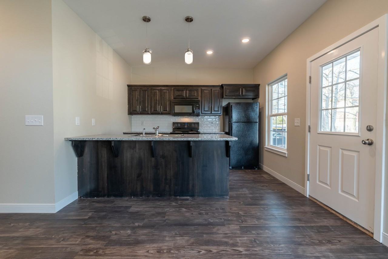 719 S. Main Ave - Photo 6 of 32