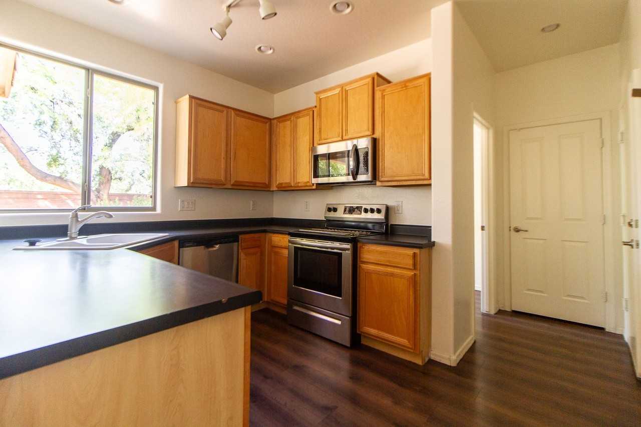 3873 E Bridgeport Pkwy - Photo 7 of 25