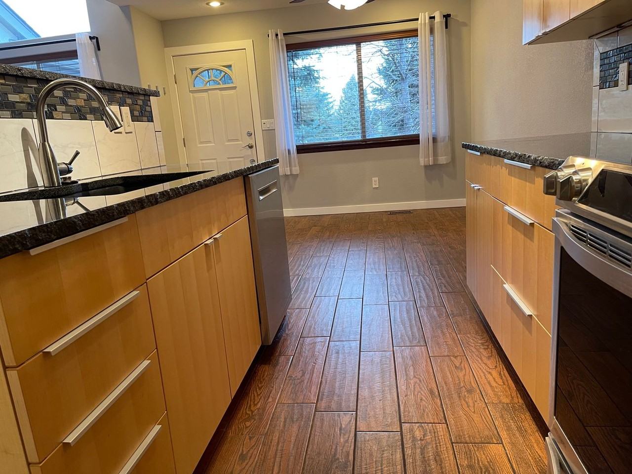 533 Ridgeview Dr - Photo 4 of 18