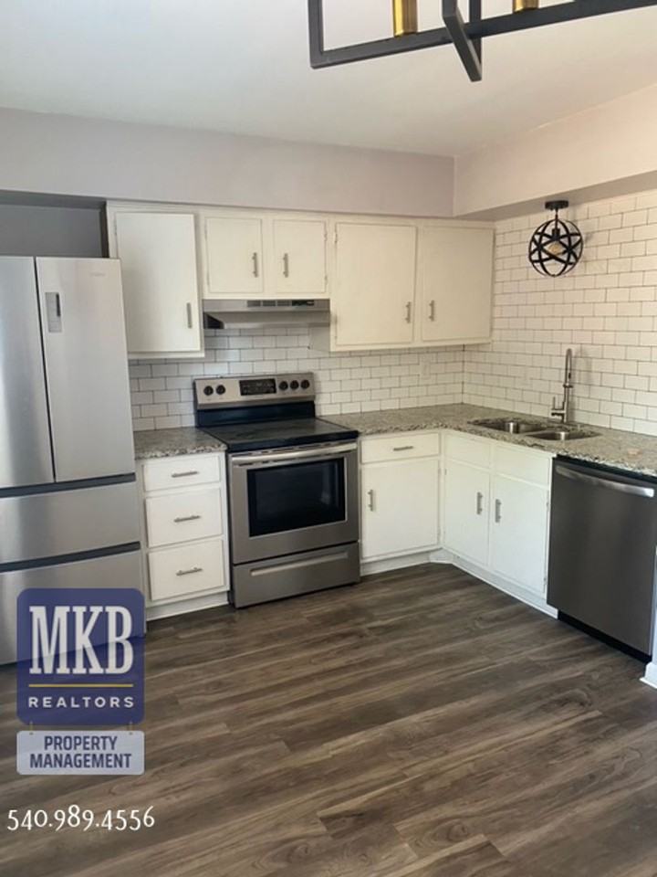 1817 Bluemont Ave Sw - Photo 2 of 14