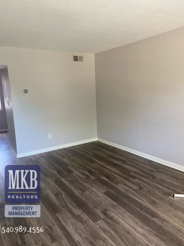 1817 Bluemont Ave Sw - Photo 3 of 14