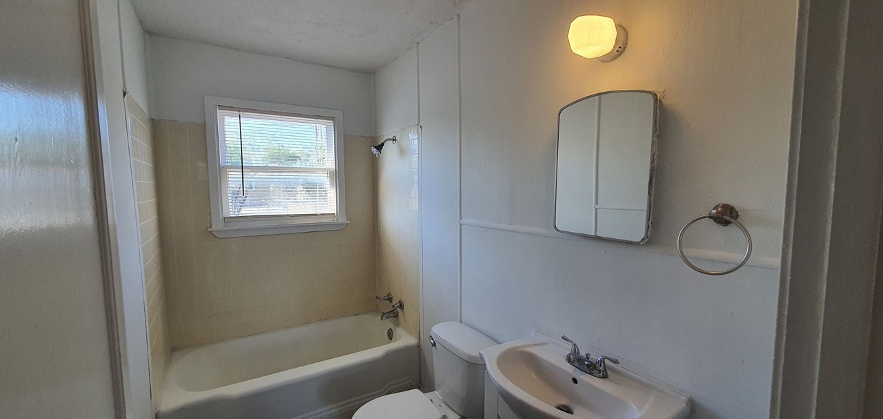 1909 Juanita Ave - Photo 7 of 15