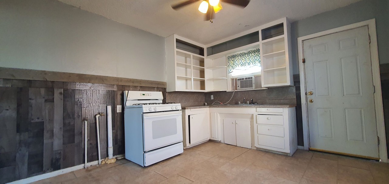 1909 Juanita Ave - Photo 5 of 15