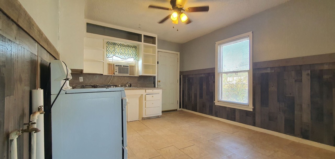 1909 Juanita Ave - Photo 6 of 15