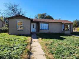 featured image of 1101 Clairmont St