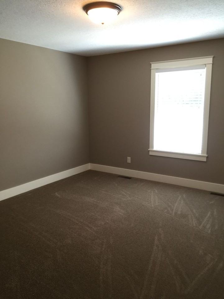 2972 Creekside Ct - Photo 7 of 48