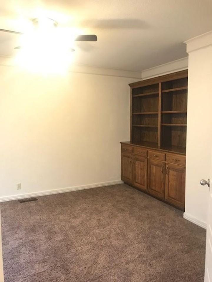 11906 Shady Trail Ln - Photo 4 of 22