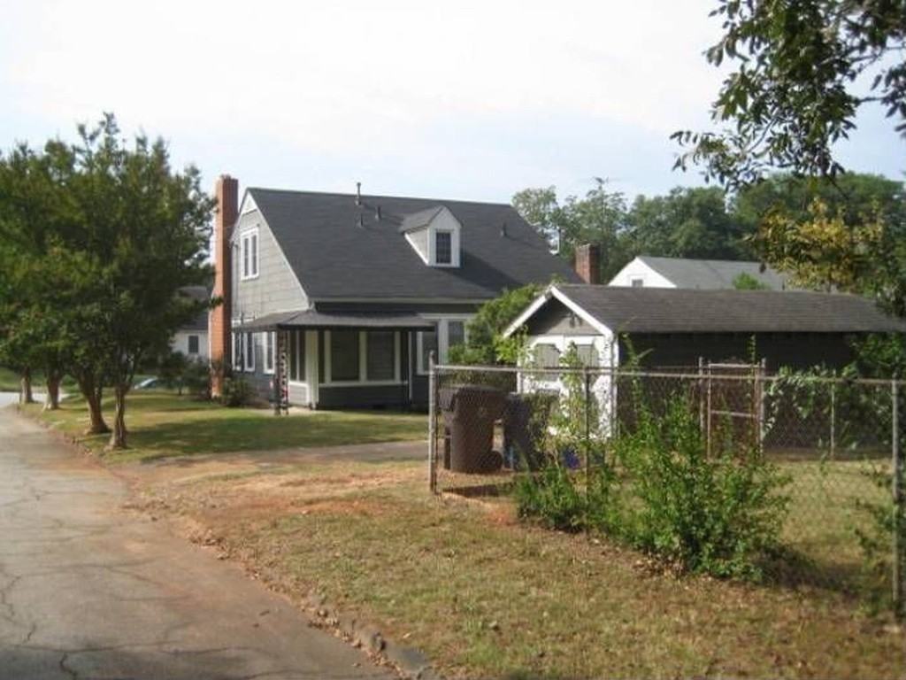 1275 Winburn Dr - Photo 3 of 20