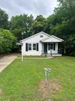 featured image of 2320 Baldwin St