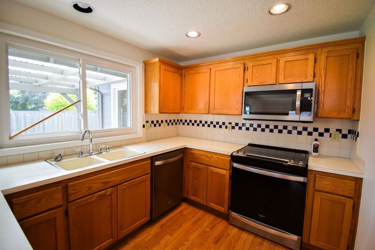 16430 Sw Melinda St - Photo 3 of 20