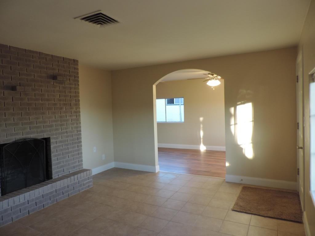 181 E 700 S - Photo 2 of 32