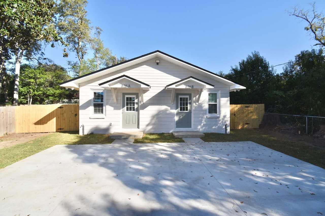 Renovated 1/1 Close to FSU Campus - Photo 2 of 13