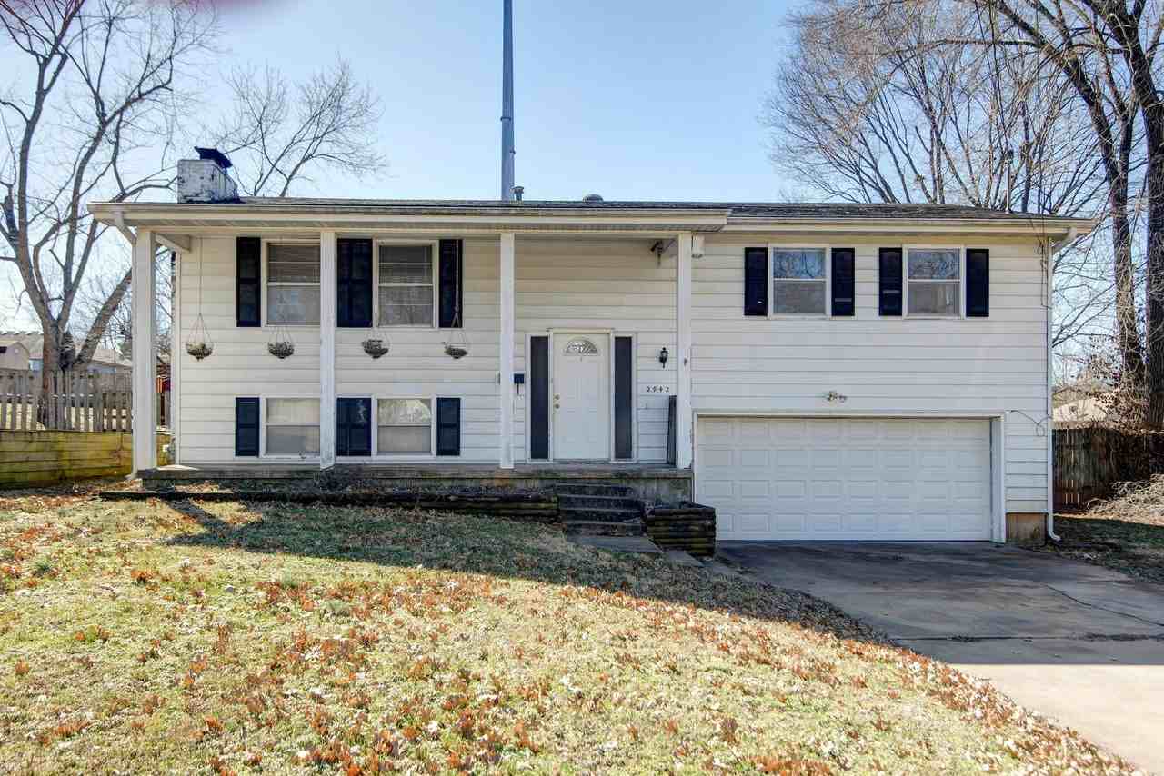 2942 E Erie St - Photo 2 of 13