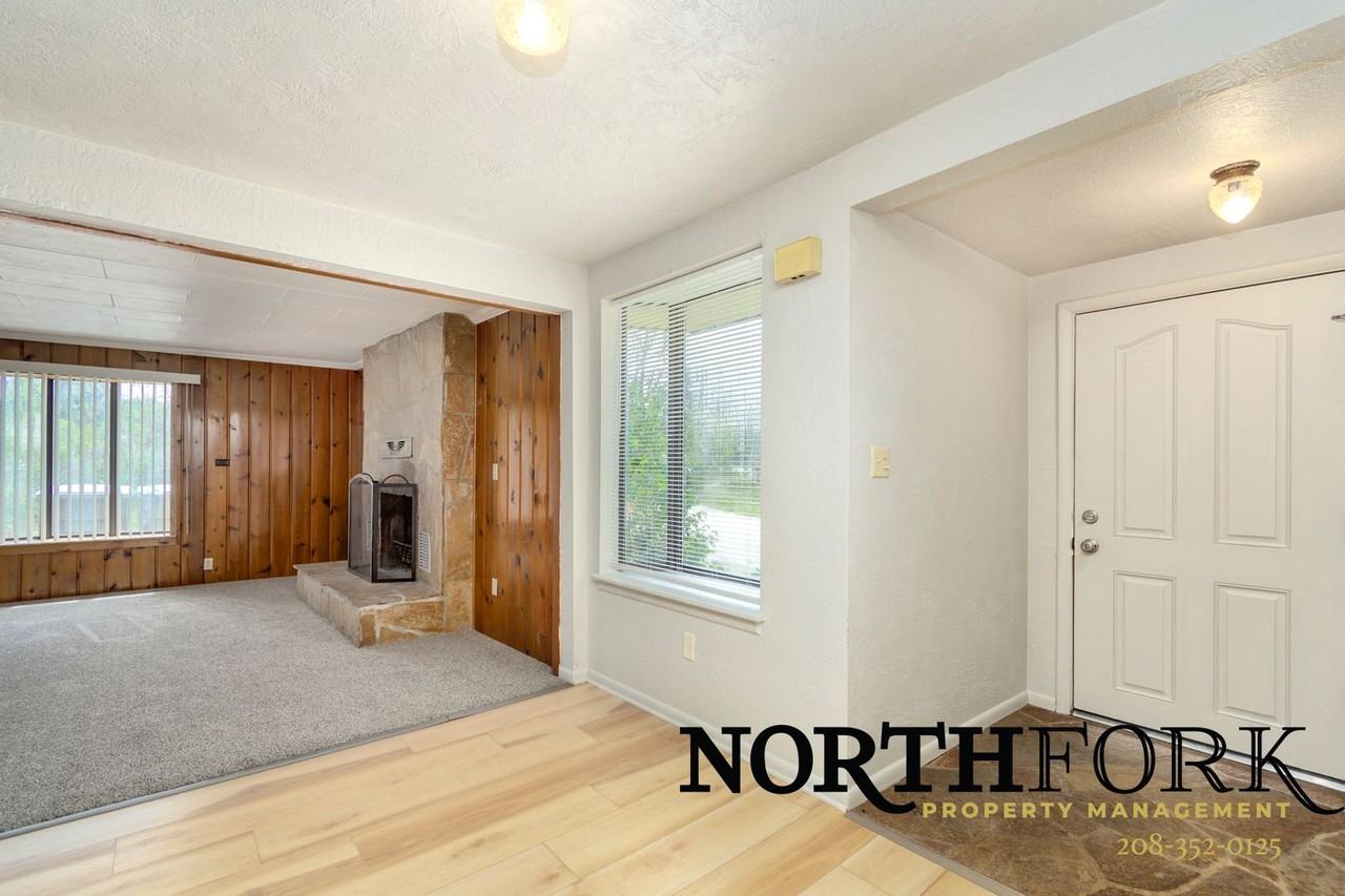 716/718 S Roosevelt Way - Photo 3 of 19