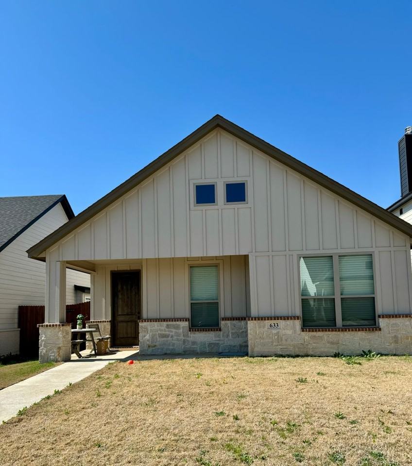 633 The Cottages Dr - Photo 2 of 23