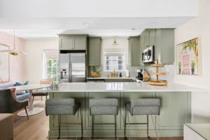 featured image of 15 Horlbeck Aly