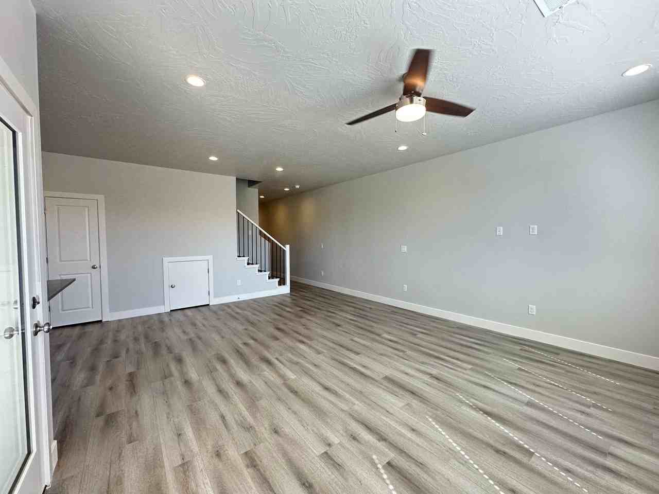1131 S 4380 W - Photo 5 of 41